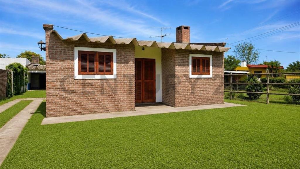 Venta casa 2 dormitorios 625m terreno lado Sur a 1 de la ...