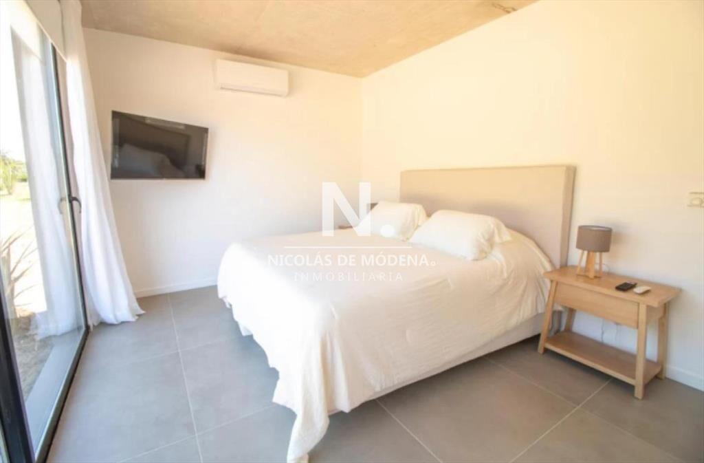 Vende casa en Pueblo mio, Manantiales de 4