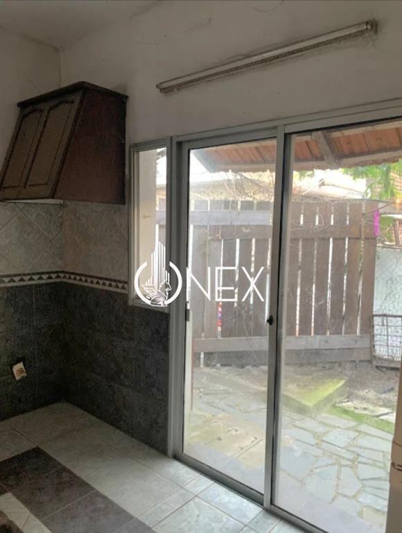 Venta de 3 Casas, más Monoambiente y Local Comercial en Ne