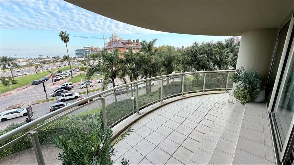 Venta apartamento Torre Caelus 4 dormitorios, 4 garajes, ba