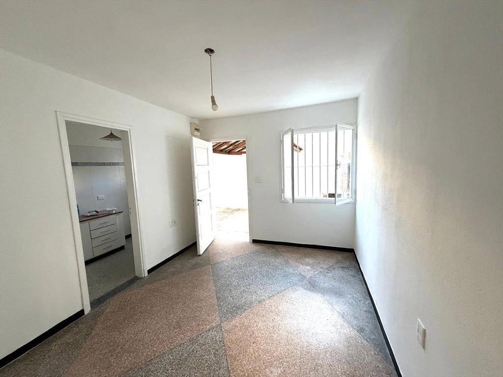 Alquiler de Casa en Mateo Vidal con 1 dormitorio y garaje e