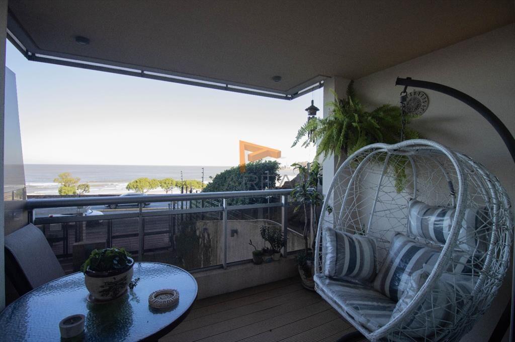 Apartamento frente a rambla Malvin 1 dormitorio con garaje