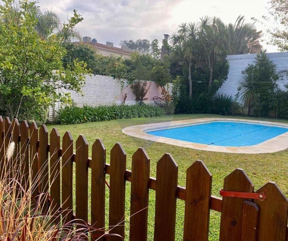 VENTA CASA PUNTA GORDA 4 DORM, SERV BARB Y PISCINA