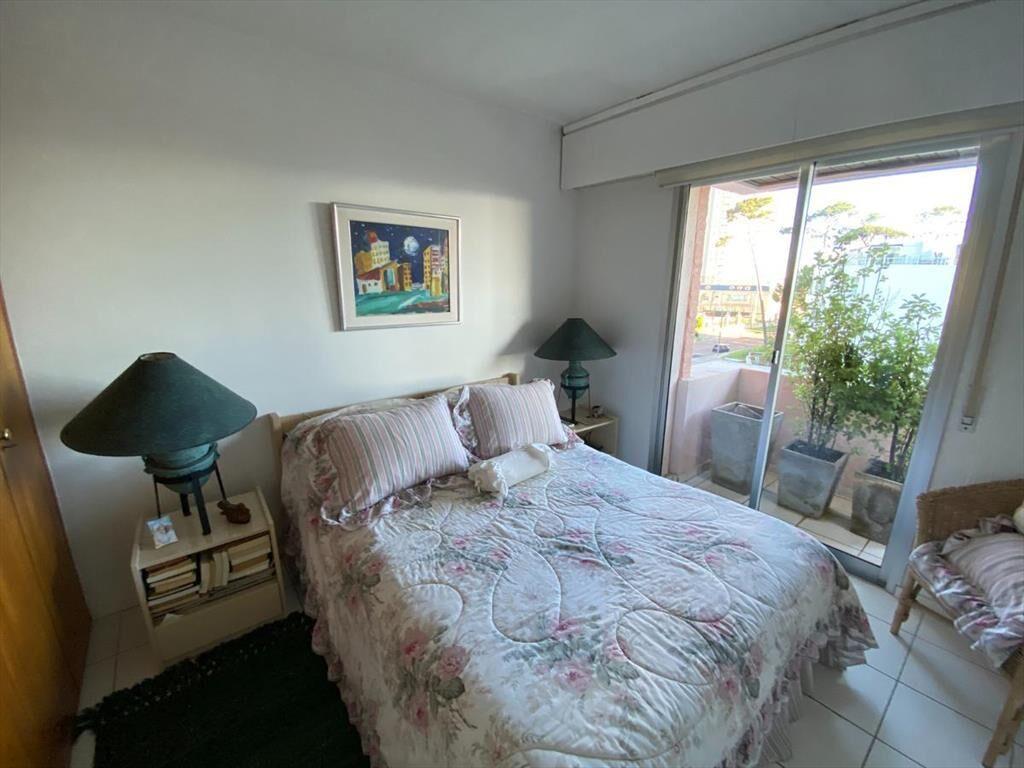 Gran Pent House, proximo a playa mansa, parada 16, vista al