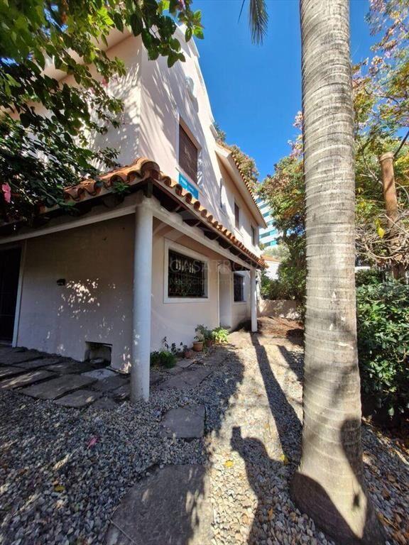 CASATROJA VENTA CASA PUNTA CARRETAS 4 DORMITORIOS