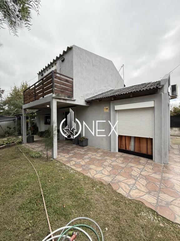 Se venden 2 casas + monoambiente en un mismo -