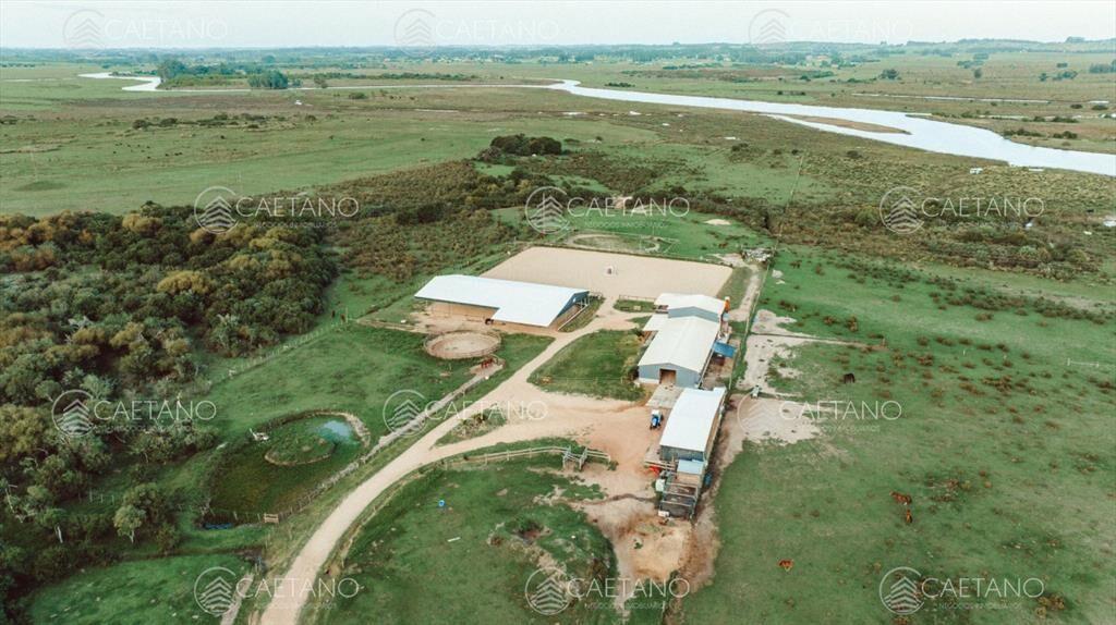 Venta de chacra con costa en arroyo, zona en RUTA