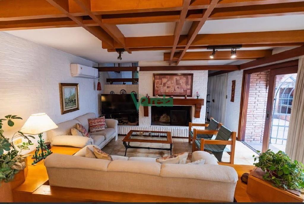 Venta de casa cuatro dormitorios en Punta