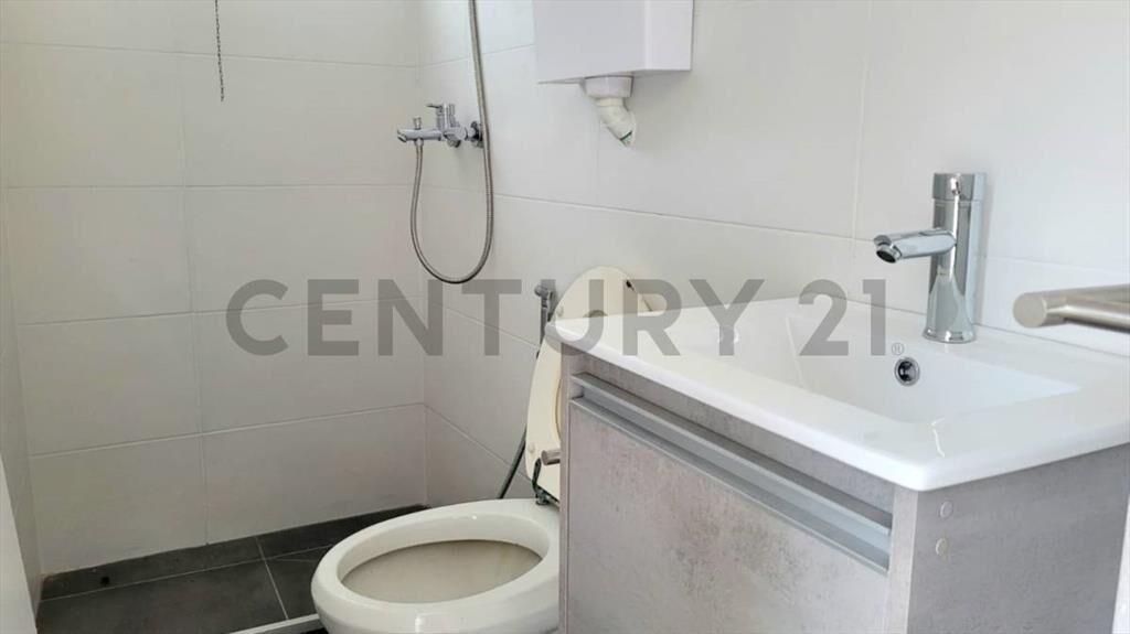 VENTA DOS APARTAMENTOS CON RENTA - ANTEL ARENA - INVERSORES