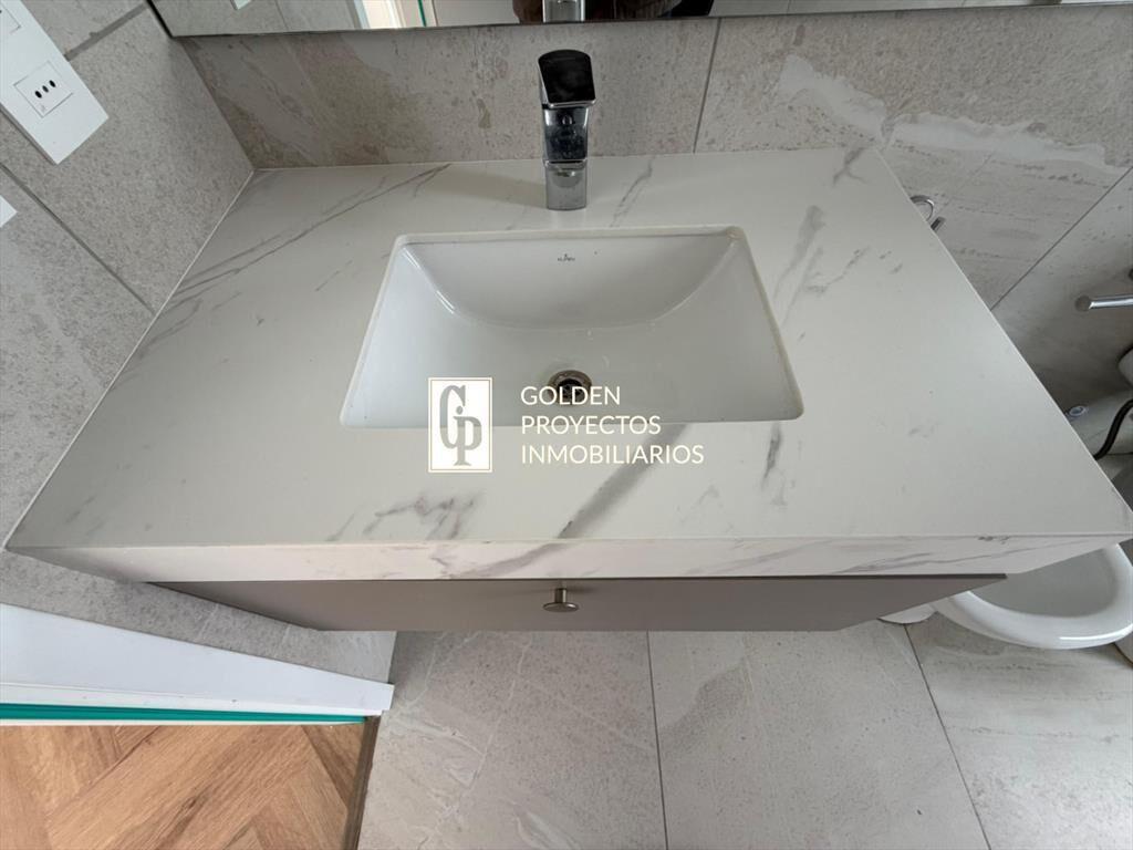 Apartamento en Alquiler 2 Dormitorios con Cocina definida e