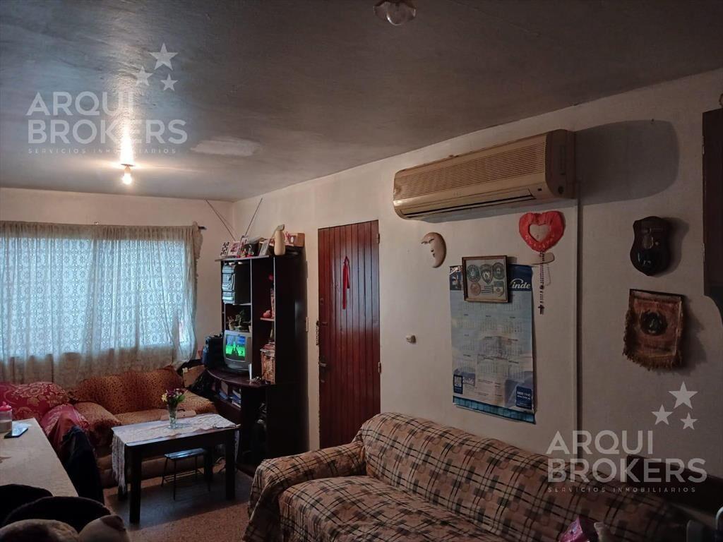 Apartamento de dos dormitorios en venta en Villa Española c