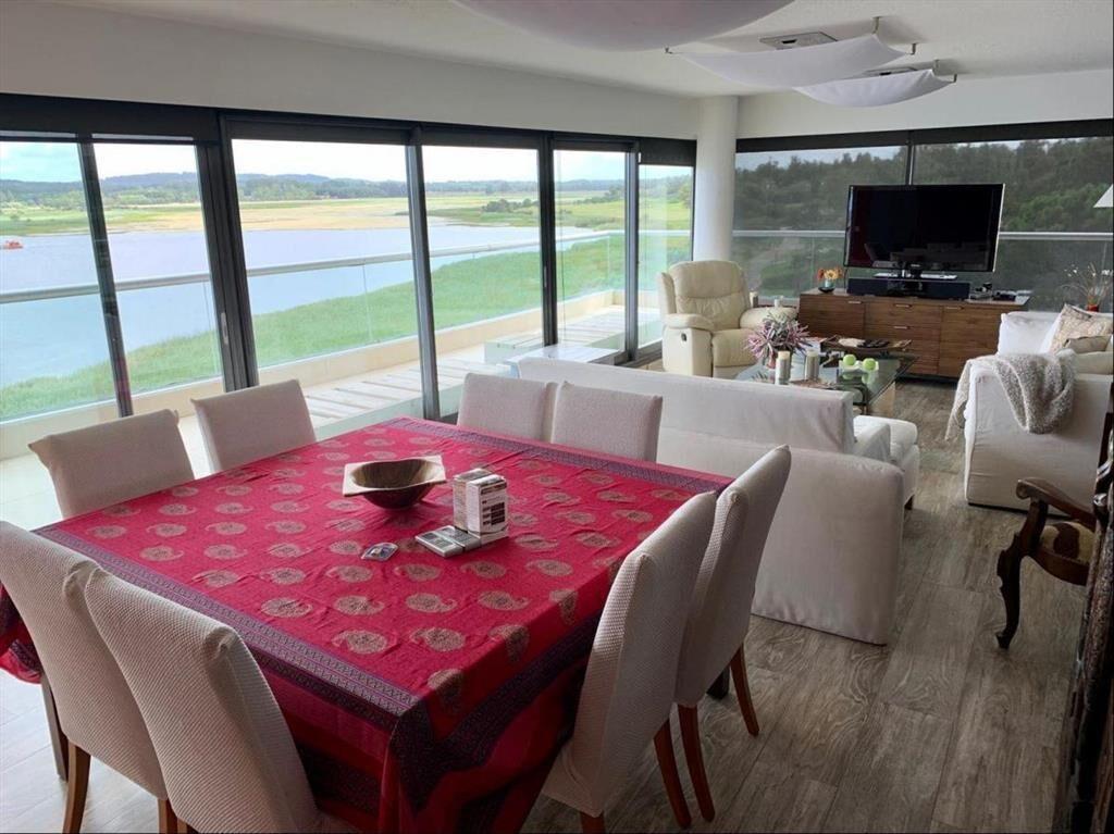 Venta Apartamento 4 dormitorios Mansa