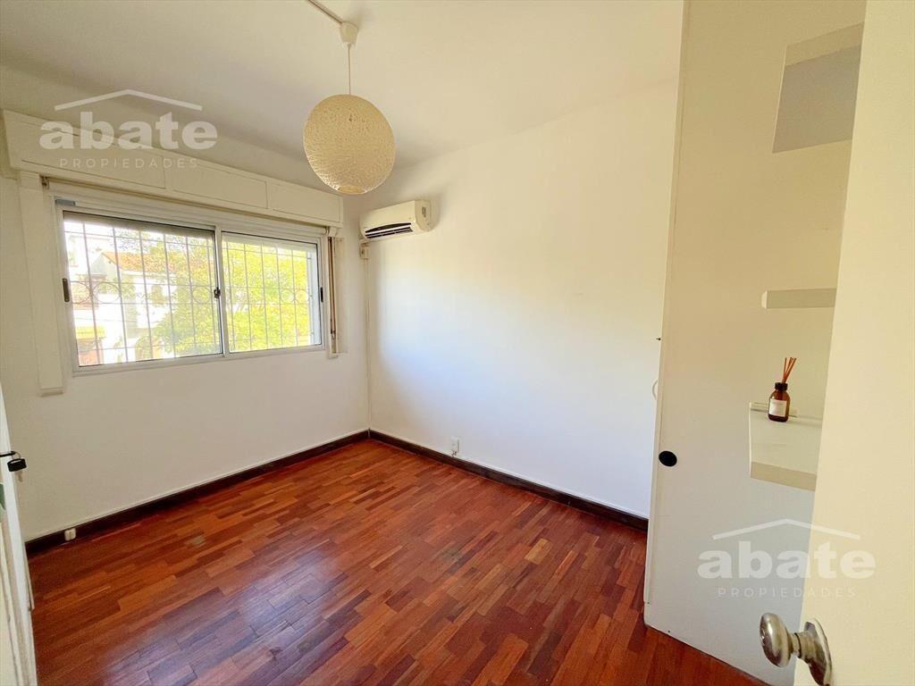 Venta de Casa 3 Dorm y Garage - Pocitos Nuevo