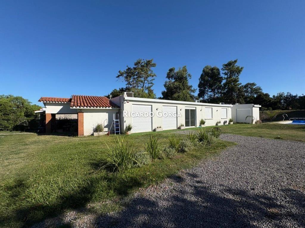 Casa en venta con renta de 6 dormitorios a metros de la ...