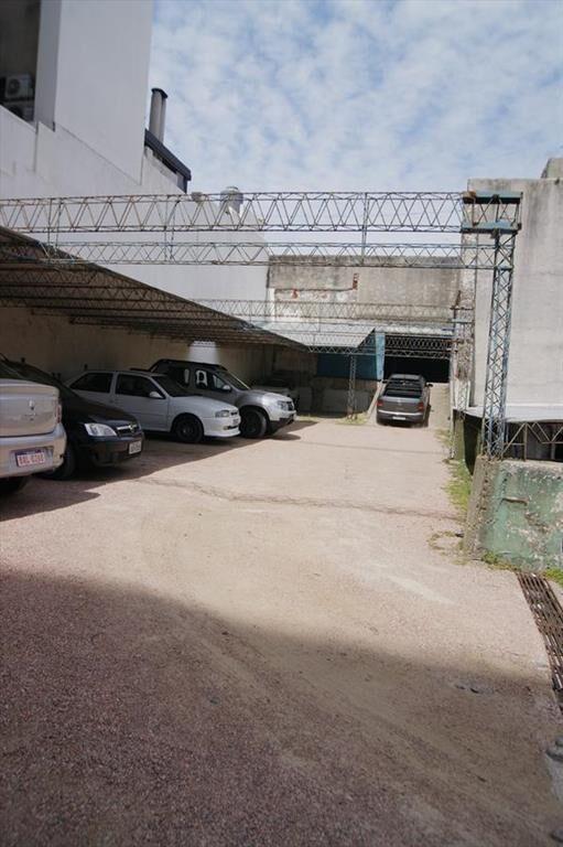 Tres padrones: Parking, local y apartamento