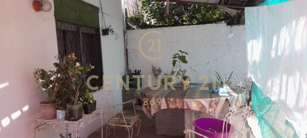 Venta/Casa/Maroñas/4 Dormitorios/Garaje/ Estufa/ A Refacc...