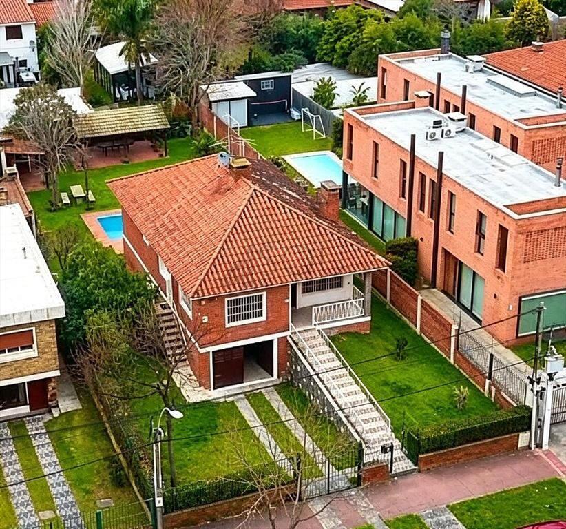 ALQUILER CASA 3 dormitorios 3 baños piscina en Carrasco Nor