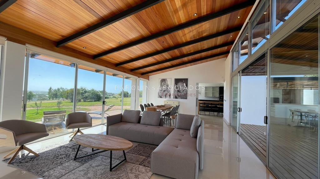 Casa en venta de 4 dormitorios en Pueblo MÃo,