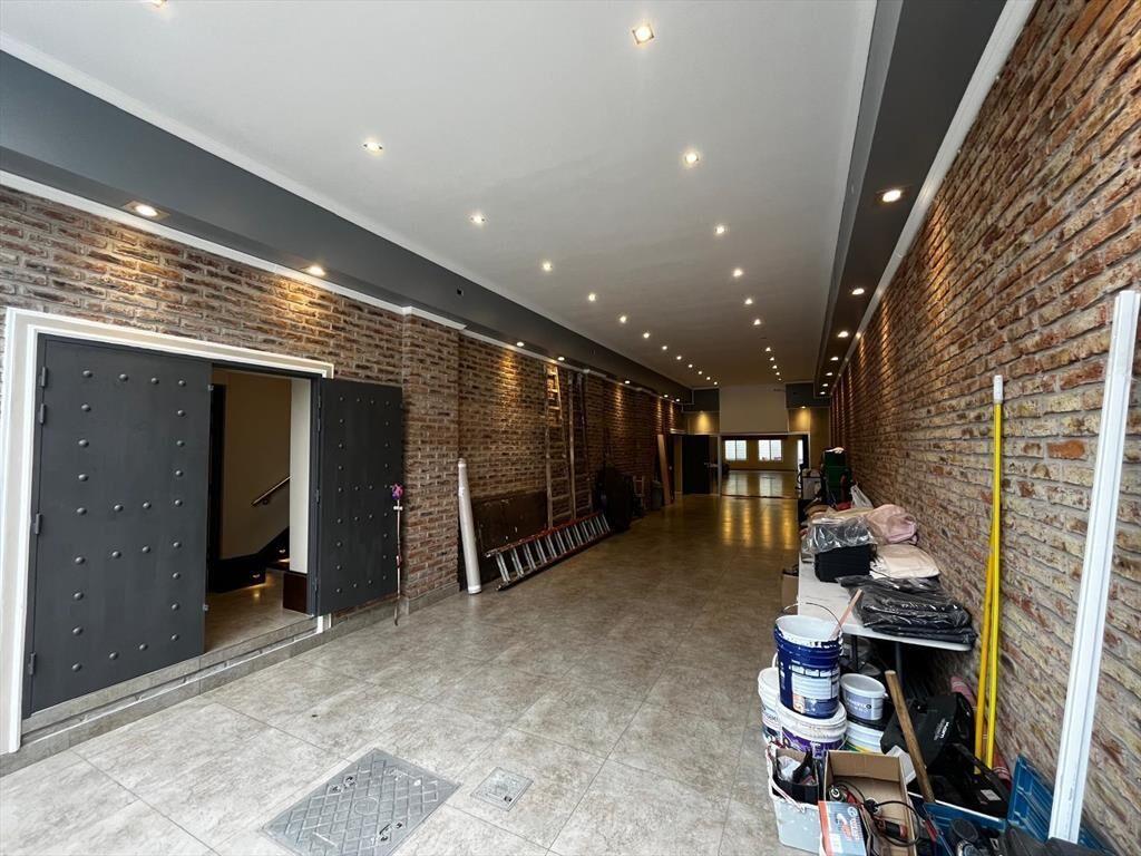 A estrenar, próximo a Plaza del ejercito, 640 m2, 2 plantas