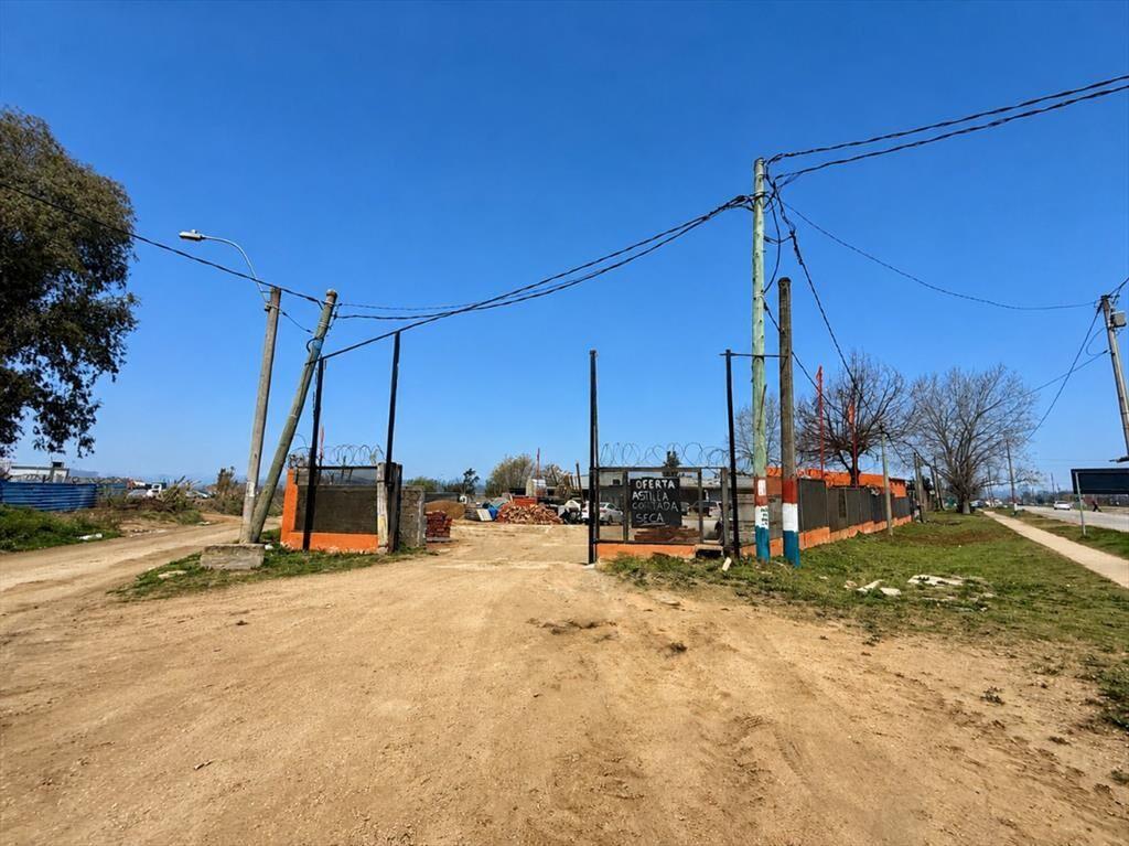 Alquiler local comercial 1706mts Las Piedras.