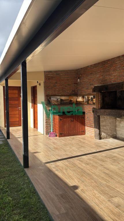 Casa a la venta en Solymar, 3 dormitorios y 2
