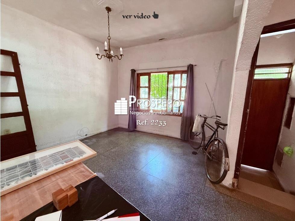 2233/3 Venta terreno con construccion de 2dorm Pocitos Fond