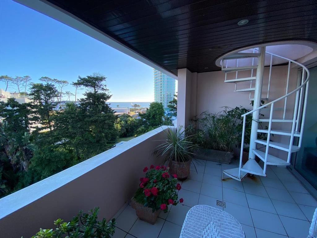 Gran Pent House, proximo a playa mansa, parada 16, vista al