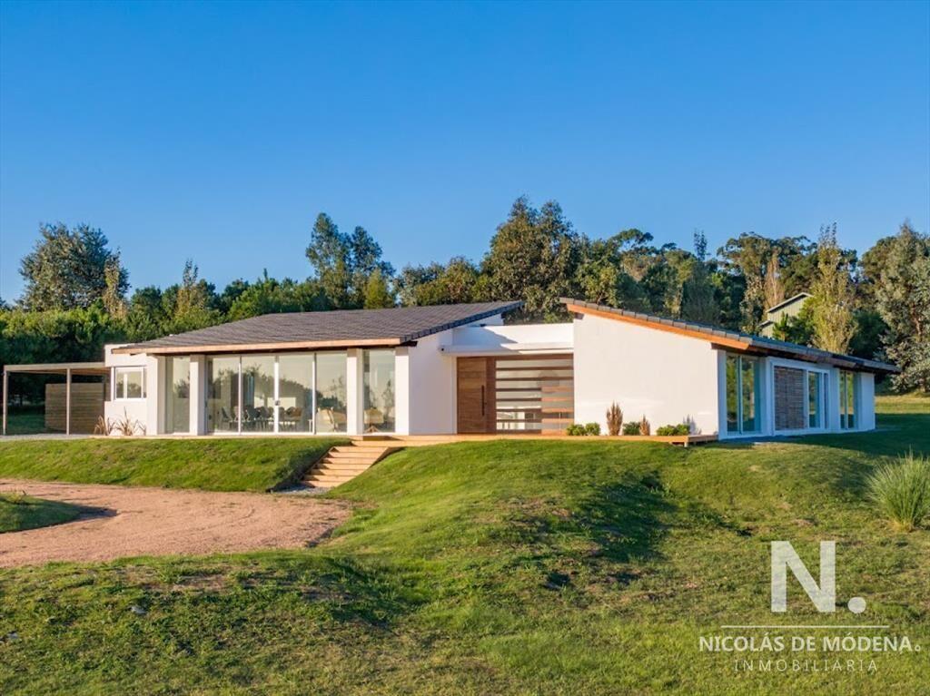 CASA EN VENTA - Pueblo Mio, 4 dormitorios, Manantiales