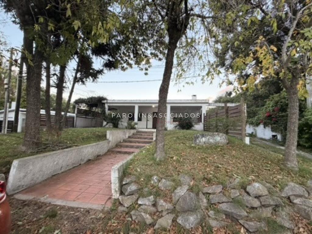 OPORTUNIDAD CASA DE DOS DORMIOTORIOS MAS EN !
