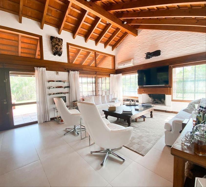 CASA EN VENTA EN PARADA 31 PLAYA MANSA