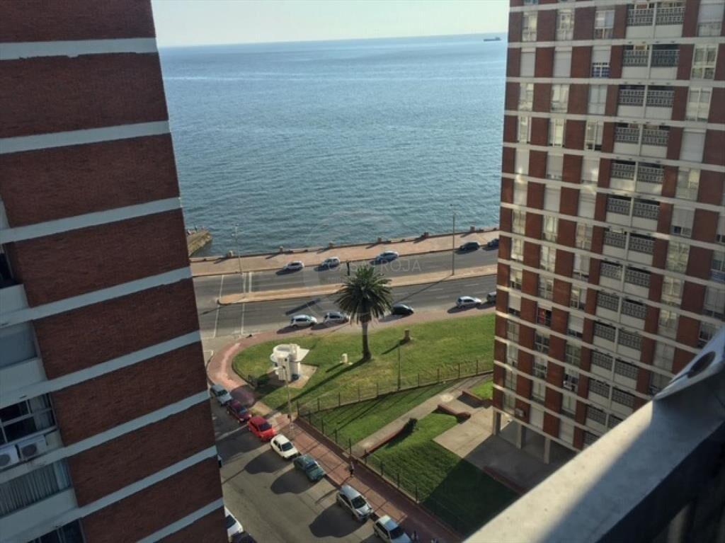 CASATROJA VENTA APTO 2 DORMITORIOS FRENTE A LA RAMBLA