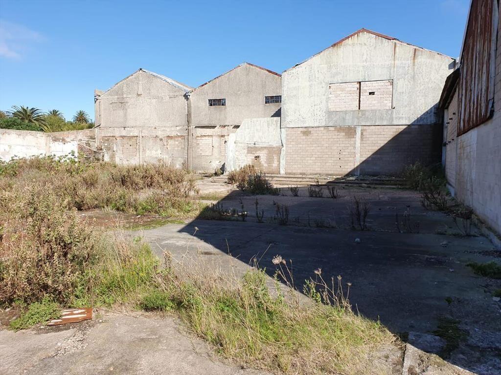 Rambla de Cerro de Montevideo, 2000 m2 llanos en una planta