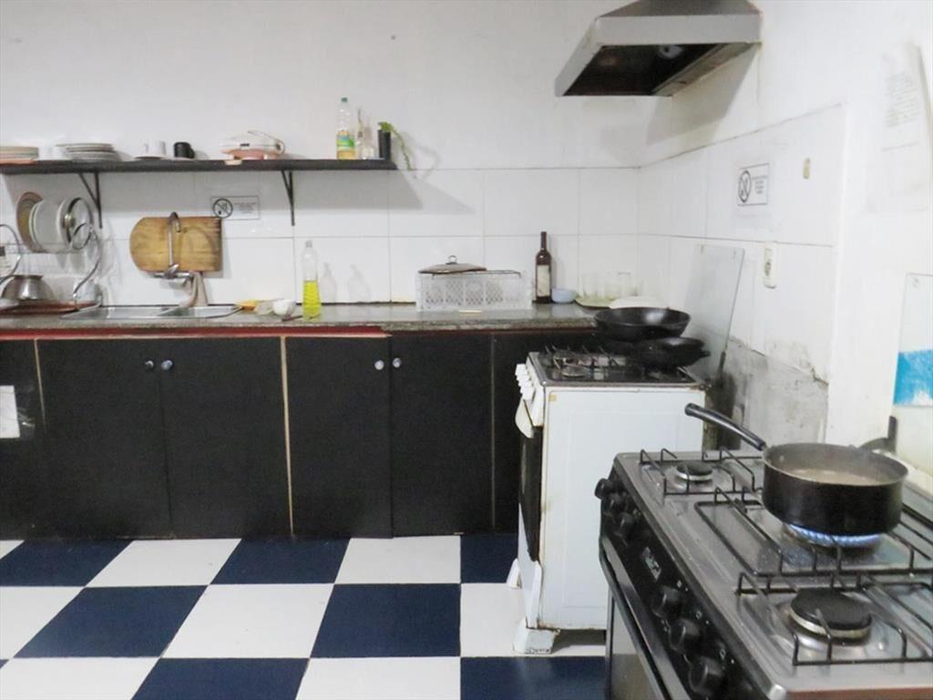 Venta casa hostal quince (15) dormitorios- Ciudad Vieja