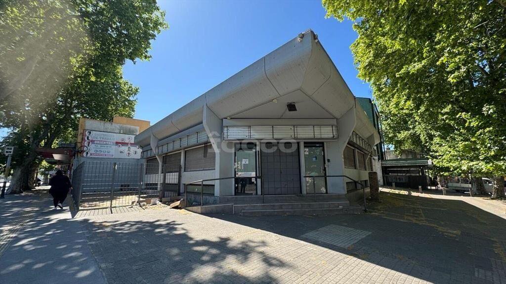 VENTA Y ALQUILER DE LOCAL EN AVDA. 8 DE OCTUBRE