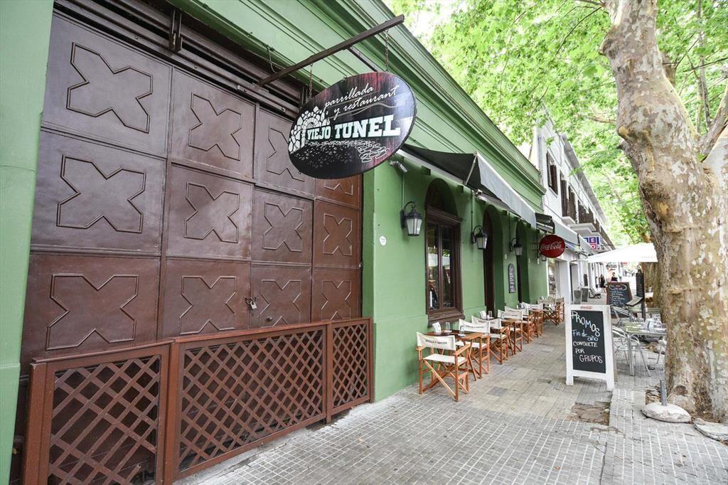Excelente Local en Colonia del Sacramento. Avenida princip
