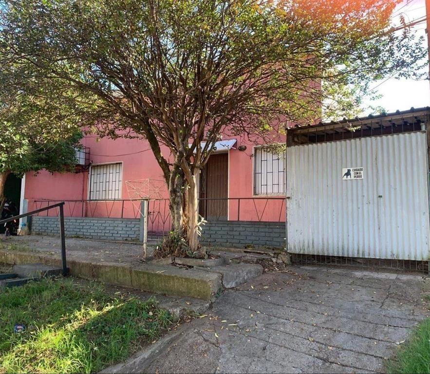 Venta de casa 3 dormitorios con garaje en Salto nuevo, entr