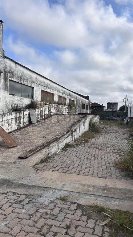 Predio/Galpones/Oficinas/Local Comercial/7389m2/Maroñas/P...