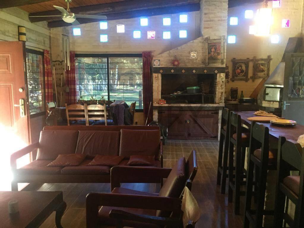 Venta Casa Guazuvirá viejo:2 dormitorios. Barbacoa.5 cuad...