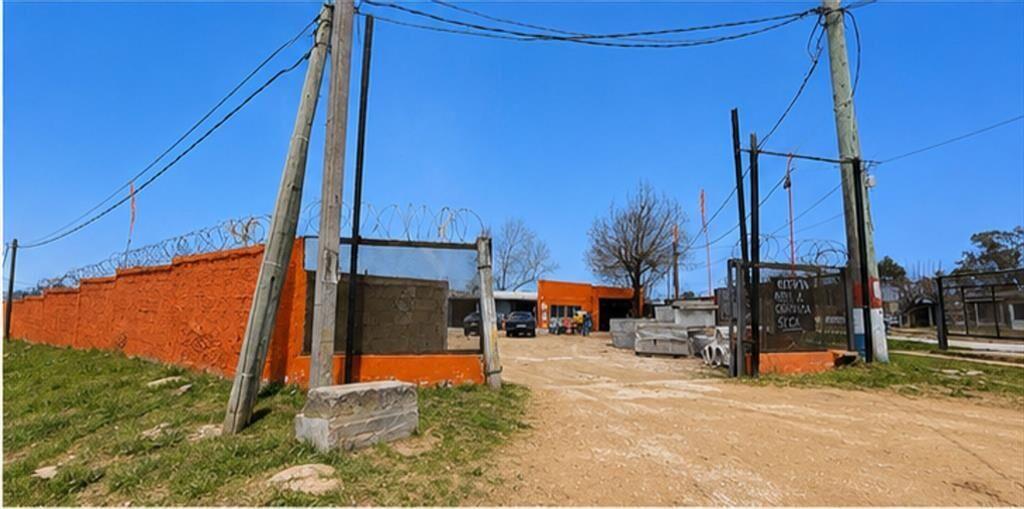 Alquiler local comercial 1706mts Las Piedras.