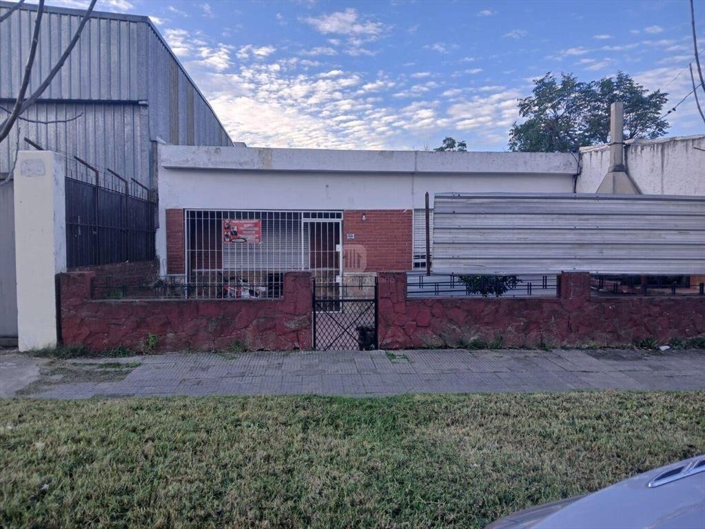 VENTA CASA + LOCAL COMERCIAL EN CERRITO DE LA VICTORIA