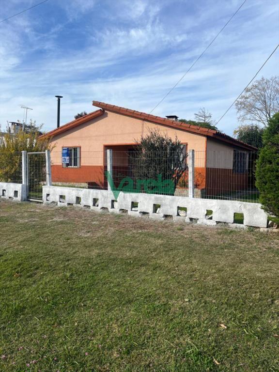Venta de casa en Salinas, chalé de tejas, 3