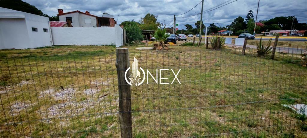Se alquila terreno en Villa Argentina.