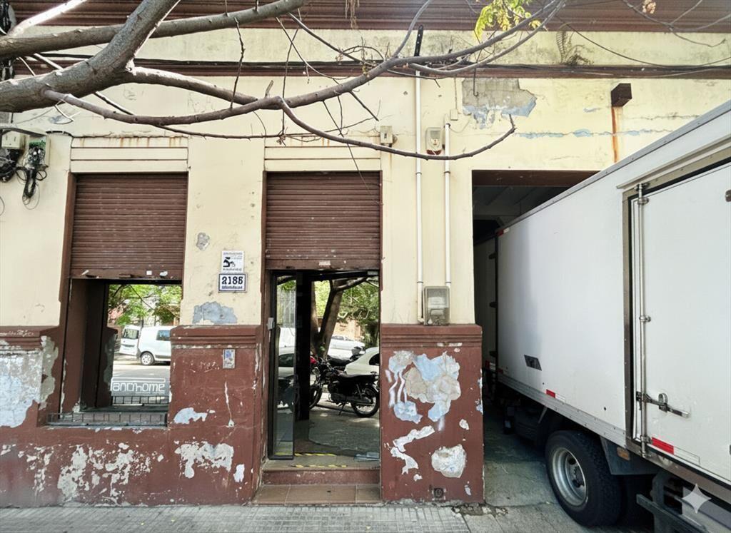 LOCAL / DEPÓSITO CON PADRÓN ÚNICO – GRAN METRAJE Y ENTRADA
