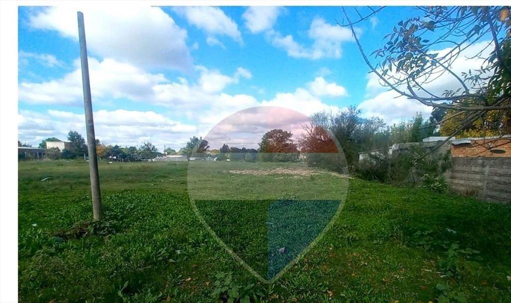 SE VENDE TERRENO 2015 m² BARRIO CURUCHET