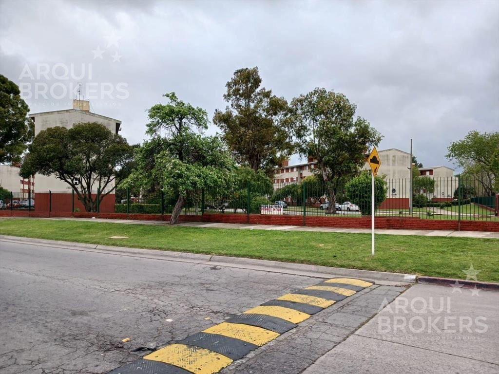 Apartamento de dos dormitorios en venta en Villa Española c