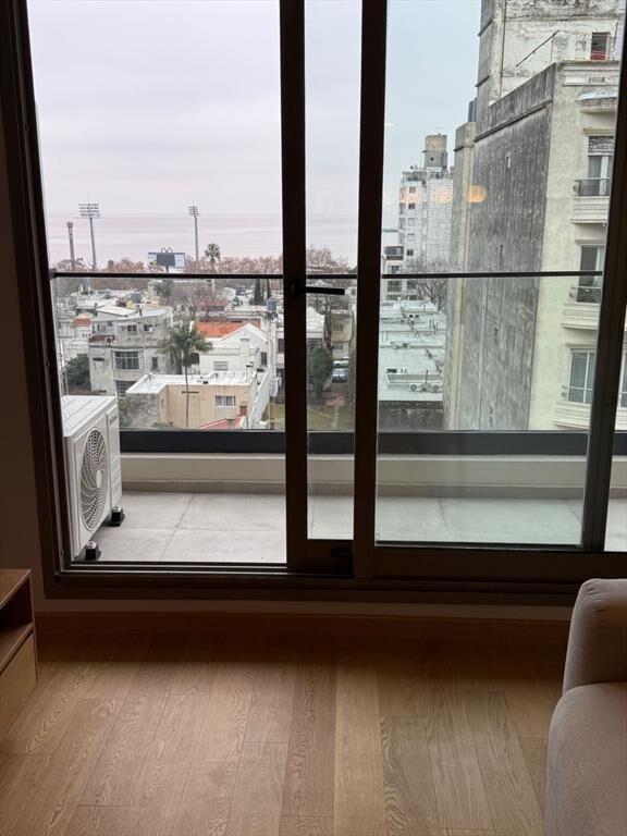 Alquila apartamento Parque Rodó amoblado 1 dorm.