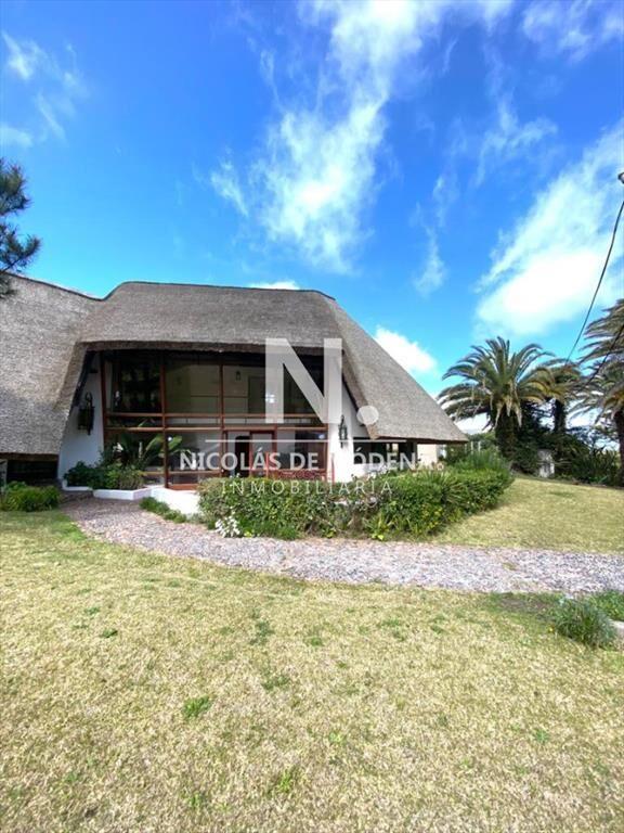 Gran chalet en venta a metros de Palaya Brava