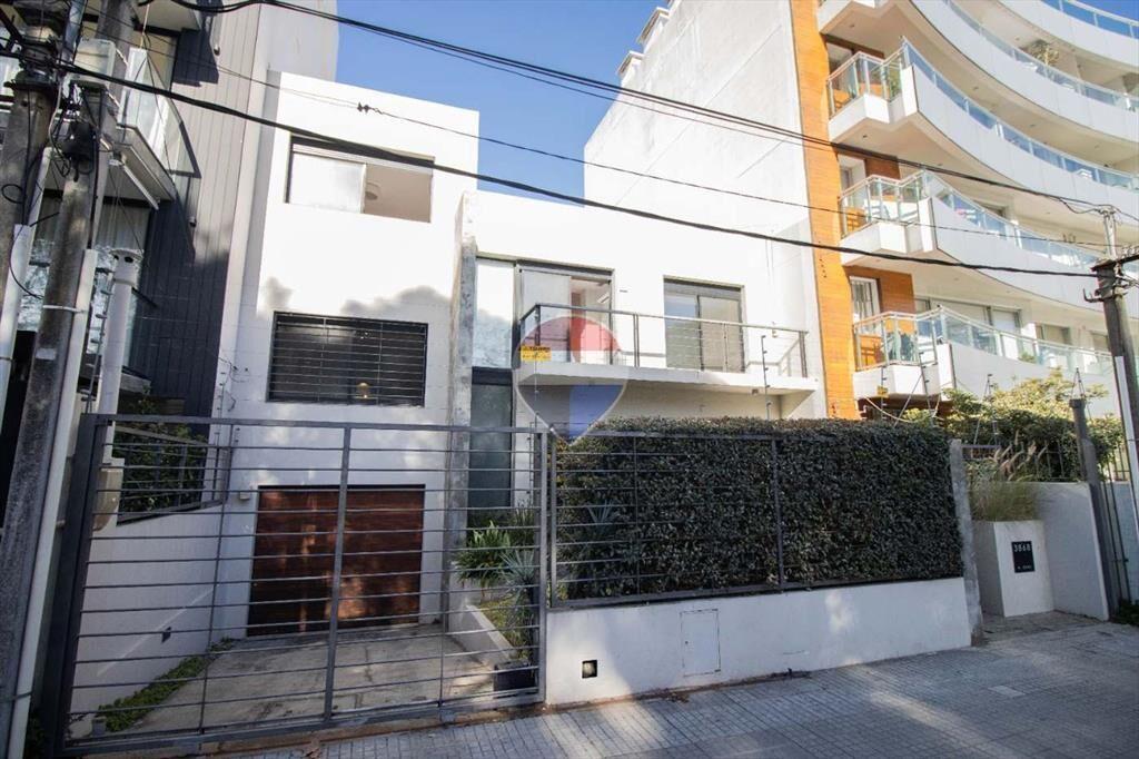 Alquiler. Casa de 4 dormitorios en Puerto de Buceo