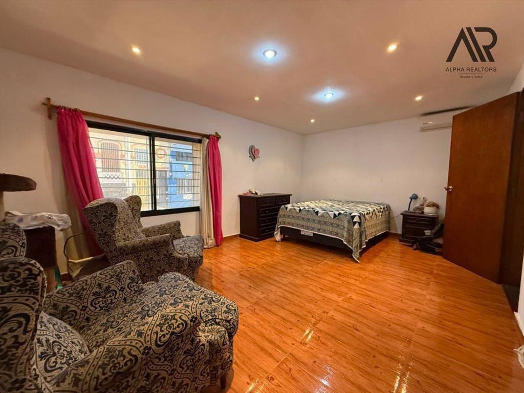 Casa en venta c/ cochera en Barrio Sur