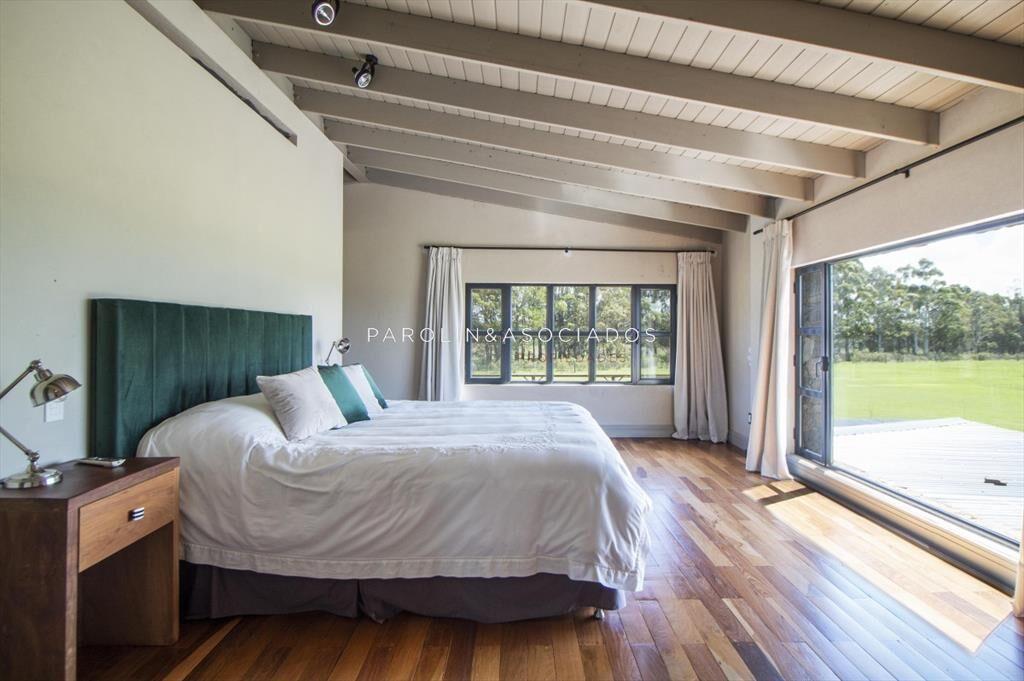 Hermosa casa en venta en Pueblo Mio, Manantiales.